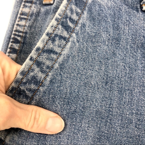 Levi’s VINTAGE Light Wash Bellbottom Jeans Size 30 Waist (Size 5-8 in Women’s) - Picture 5 of 13